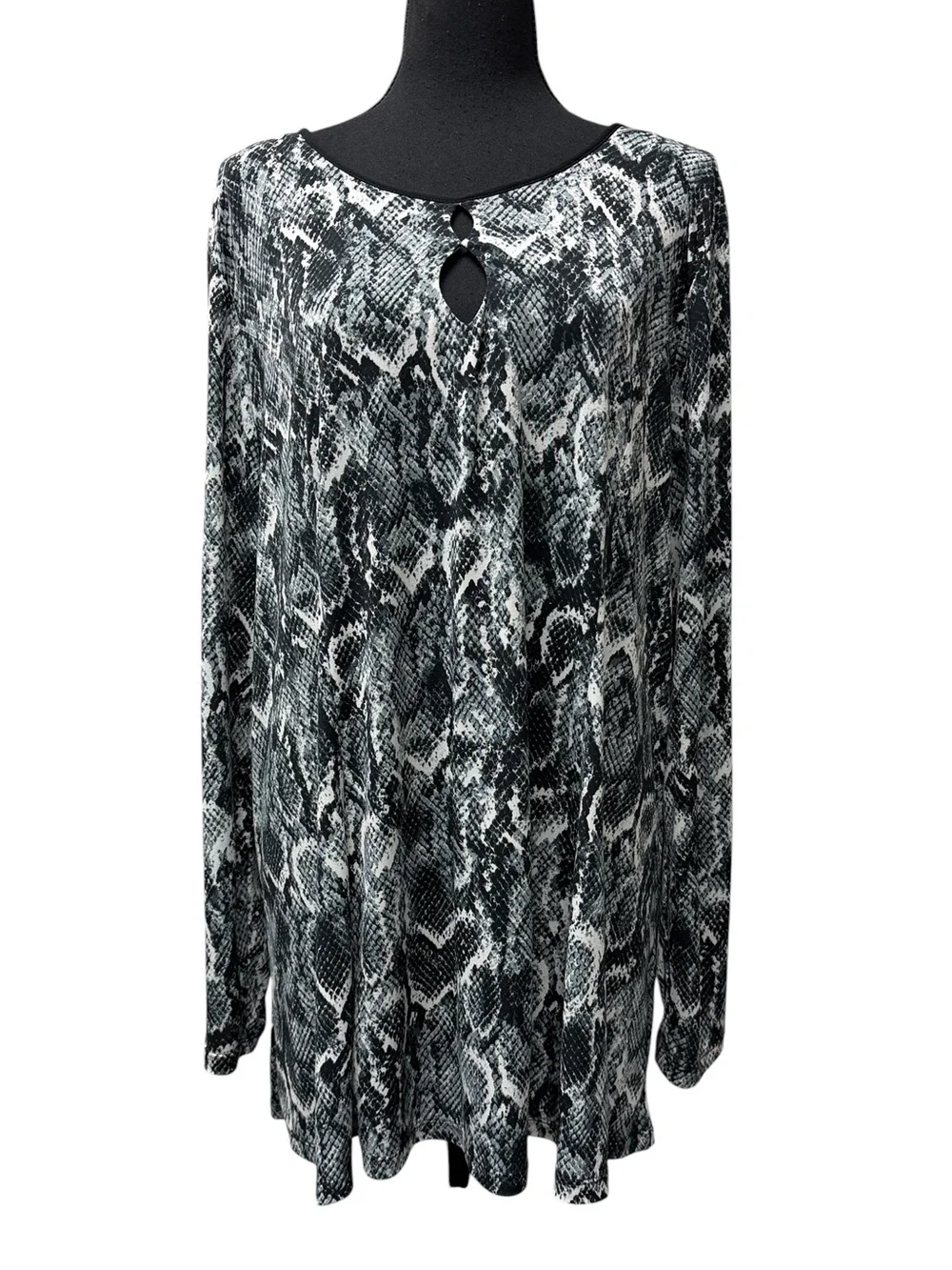 Susan Graver Black & White Monochrome Snake-Print Front Keyhole Tunic Size XL